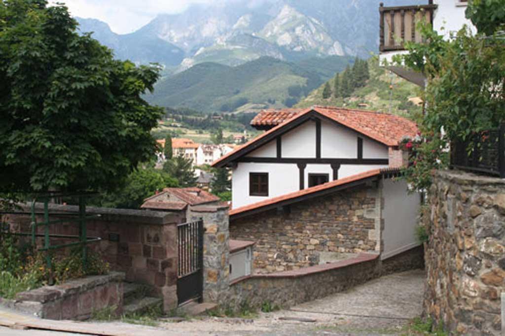 Apartamentos Casa De La Abuela Potes Eksteriør billede